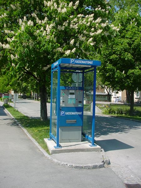 Automatenüberdachung AUE-W 01 FLACHDACH im Einsatz